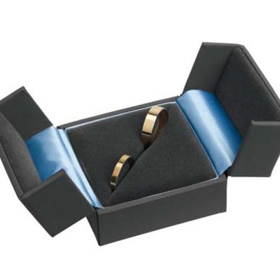 Wedding ring case with split lid