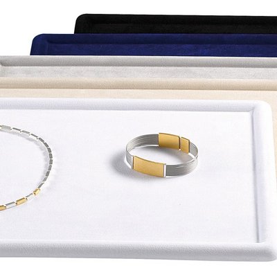 Presentation tray for proposal rings and engagement rings