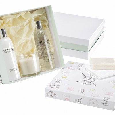 Gift packaging for natural cosmetics