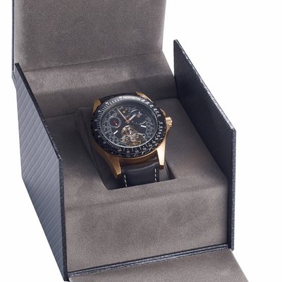 Uhrenschachtel für einen Chronographen in Carbon-Optik gefertigt aus Karton