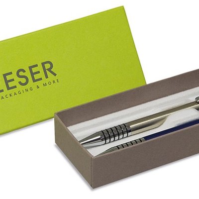 However, we also equip our packaging for writing instruments with individual deep-drawing inlays - here to enclose two pens!