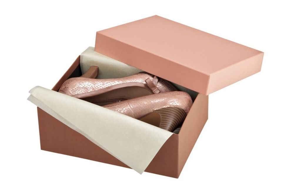 Hochwertige Schuhkartons fuer Damenschuhe und Pumps ausgestattet mit Seidenpapier