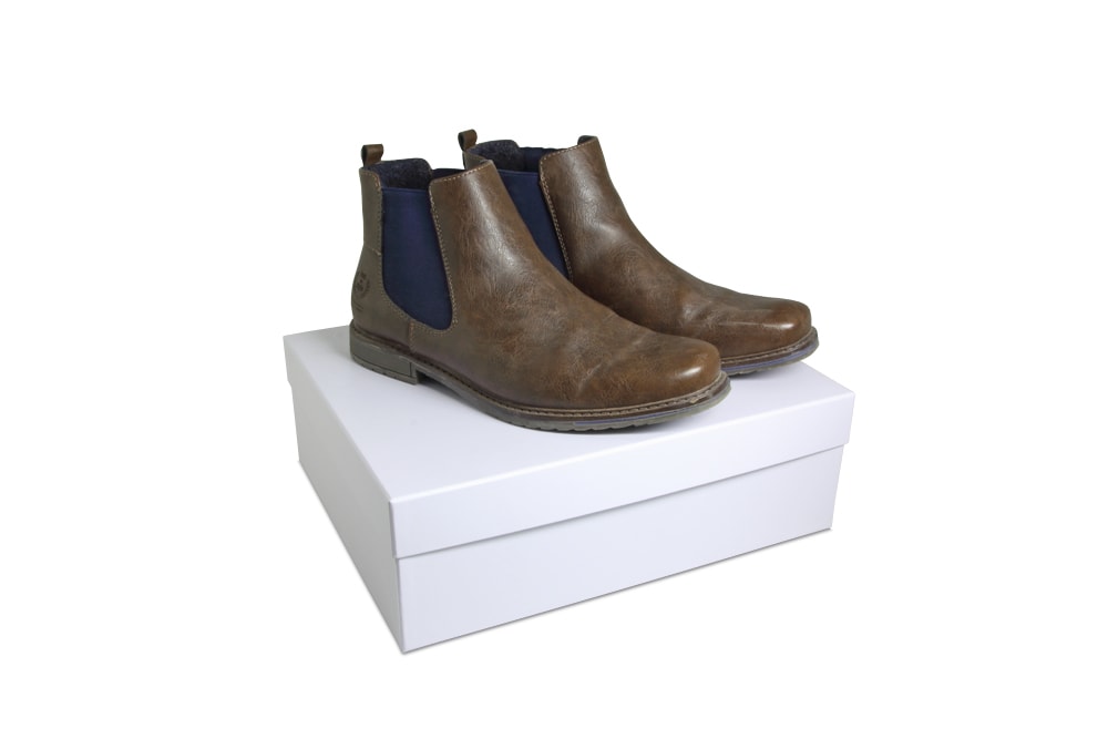 Our shoe boxes of format 2 are suitable for high women's boots and flat men's shoes.