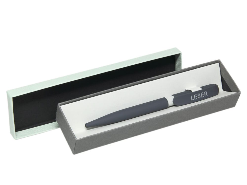 Individuell gestanzte Kartoneinlagen sind eine nachhaltige Variante umd Ihre Schreibegeräte in der Kugelschreiberverpackung zu befestigen